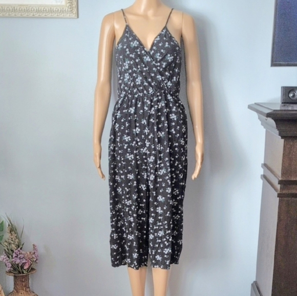 Floral Wide Leg Cropped Jumpsuit Medium Black Faux Wrap Culotte Rayon - Picture 3 of 17